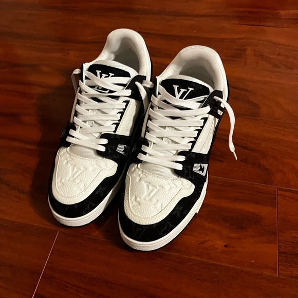 Louis Vuitton Black and White Trainers - Picture 4 of 8
